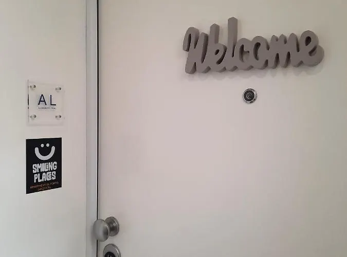 Smiling Places - In Porto