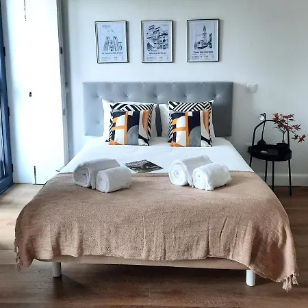 Smiling Places - In Porto