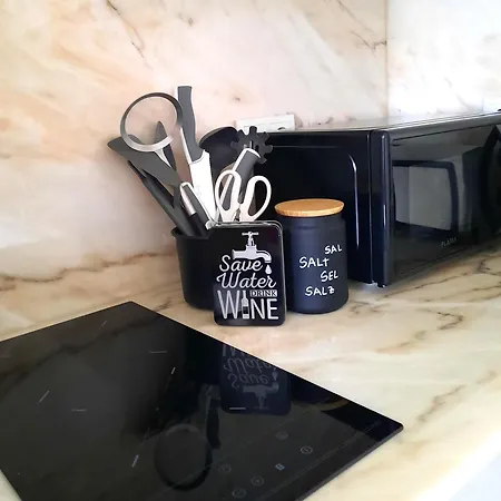 Smiling Places - In Porto