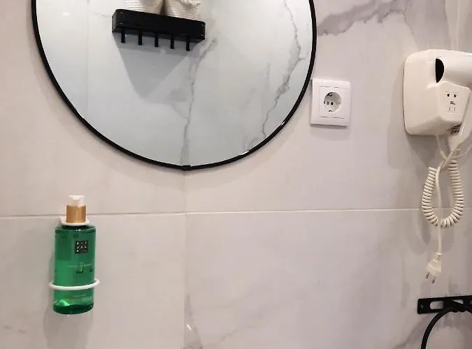 Smiling Places - In Daire Porto