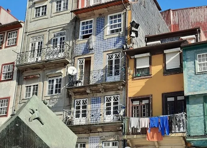 Smiling Places - In Daire Porto