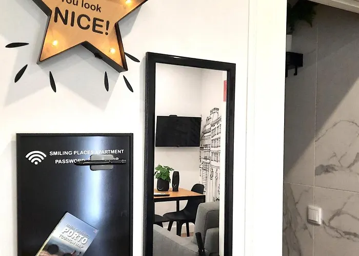 Smiling Places - In * Porto