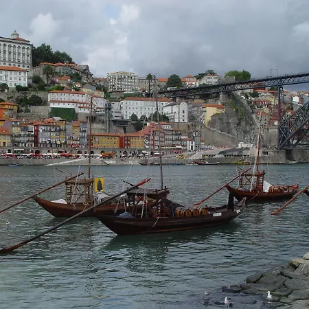 Smiling Places - In Oporto